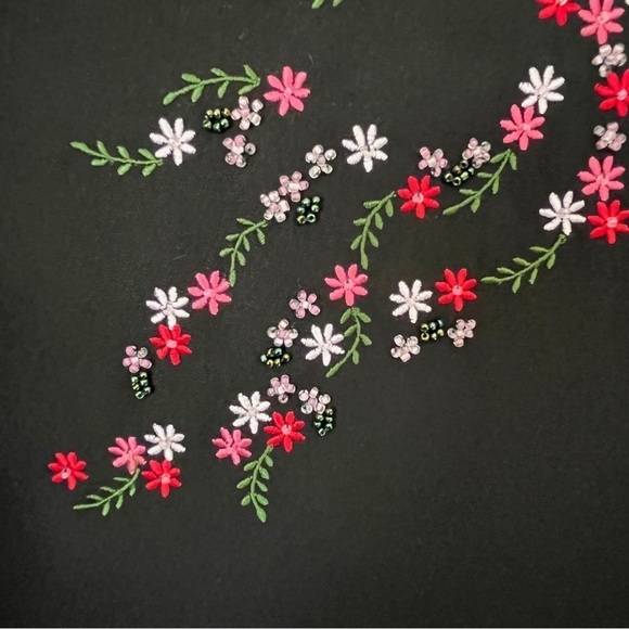 Maggy London Woman Black Sheath Dress with Embroidered & Beaded Floral Pattern - Picture 6 of 10